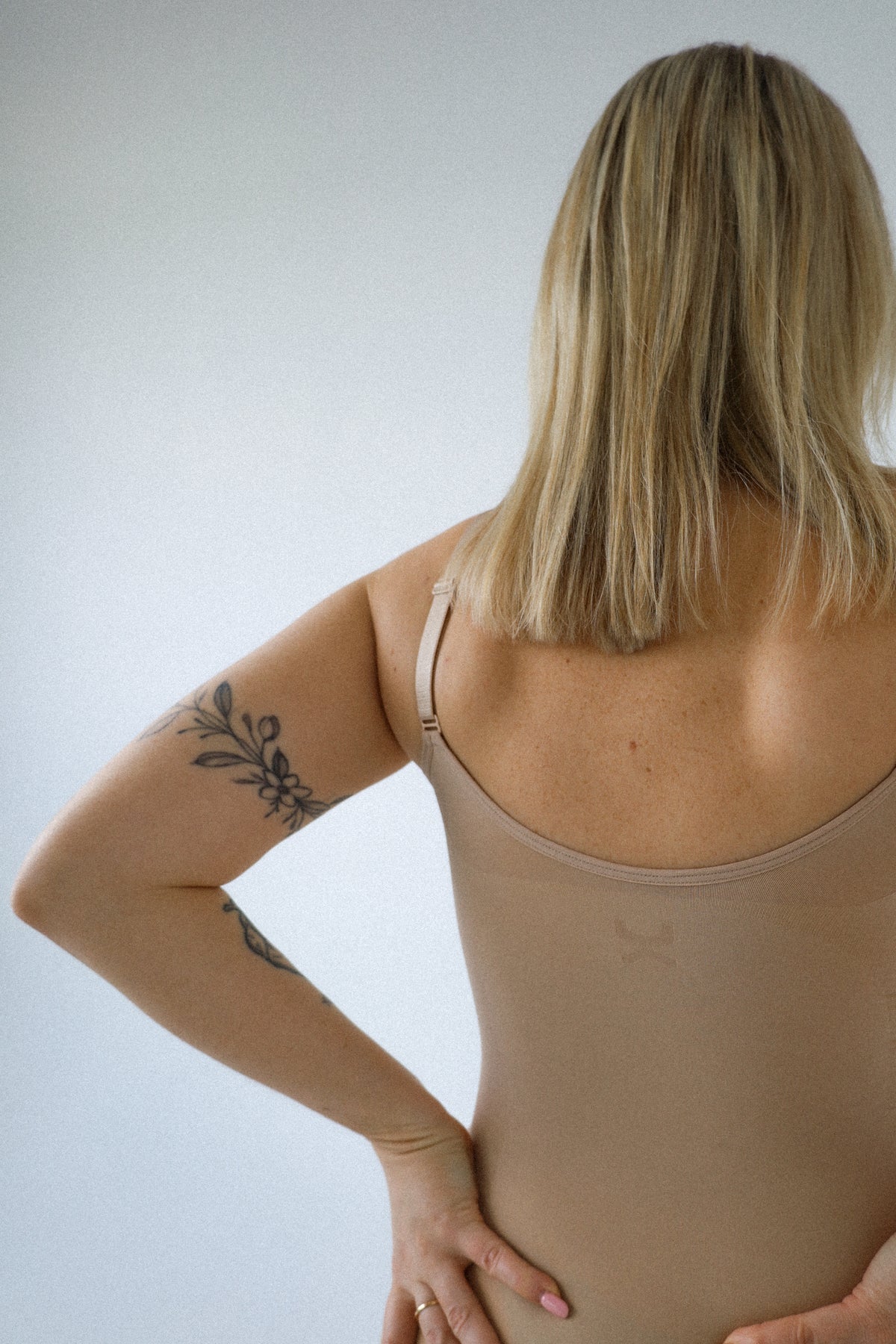 Kombinezon Modelujący Short Beige
